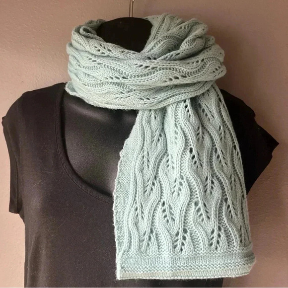 Maurices Soft Knit Infinity Scarf Wrap Dual Pattern Versatile Sage Green - Picture 6 of 8